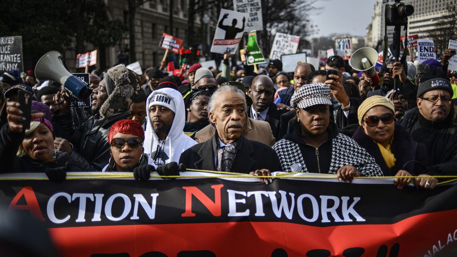 articles/2014/12/13/sharpton-recalls-civil-rights-struggle-in-dc-march-against-police-violence/141213-jacobs-justice-march-tease_enfzdd