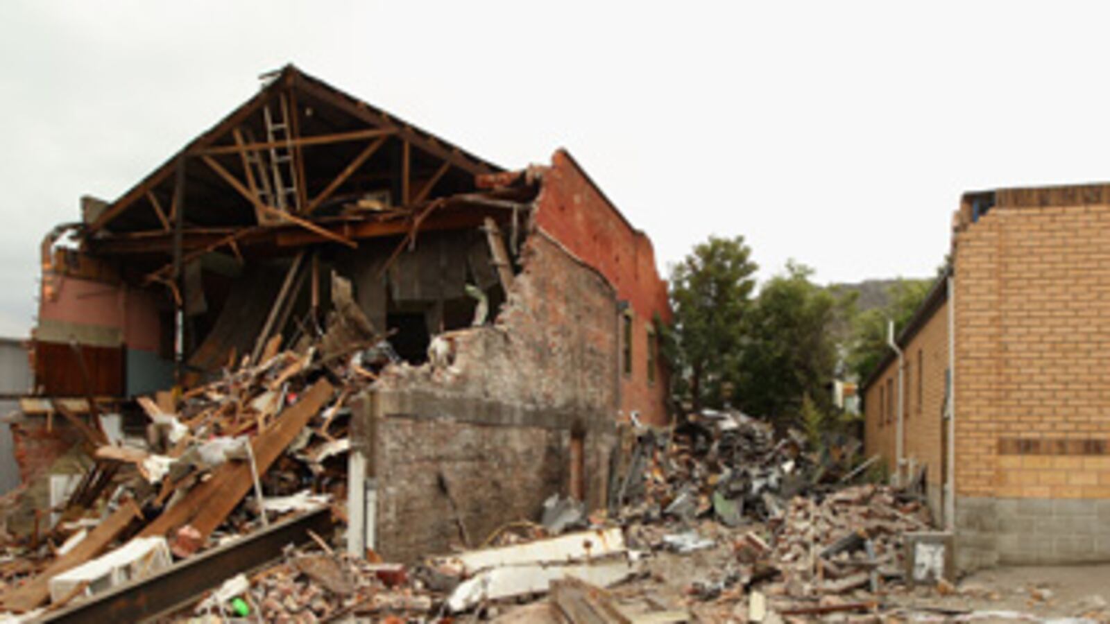 cheats/2011/02/26/quake-death-toll-climbs-to-144/christchurch-nz_n6jnye