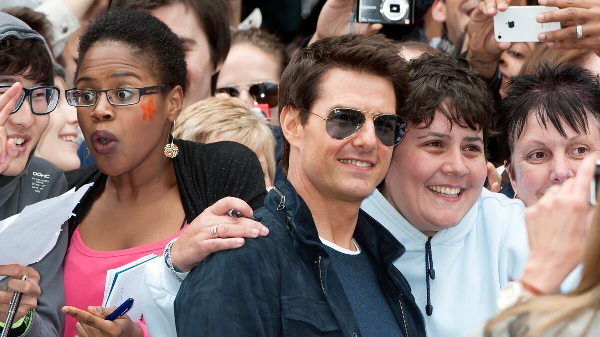 cheats/2012/07/12/cruise-threatens-to-sue-tabloid/tom-cruise-fans-setoodeh_dcpdpy