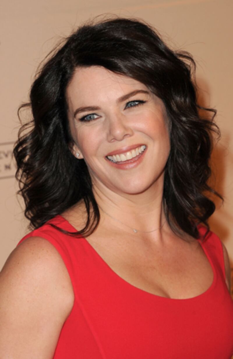 galleries/2011/12/09/stars-who-have-sworn-off-plastic-surgery-photos/lauren-graham-celebs-against-plastic-surgery_m6elge