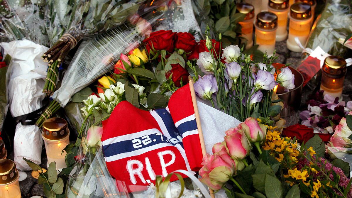 cheats/2011/08/21/service-honors-norway-victims/norway-attack-memorial_xtdsnc