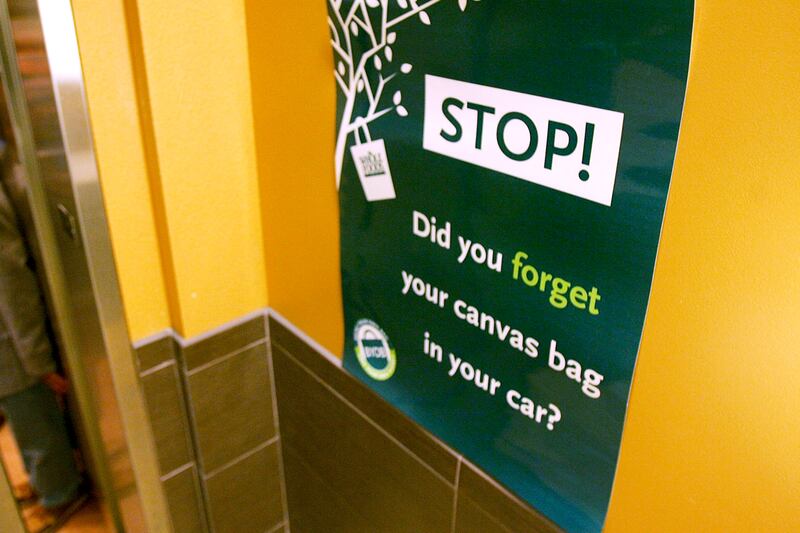 galleries/2012/05/01/garbology-our-dirty-love-affair-with-trash-photos/waste-free-garbology_jz5ikd