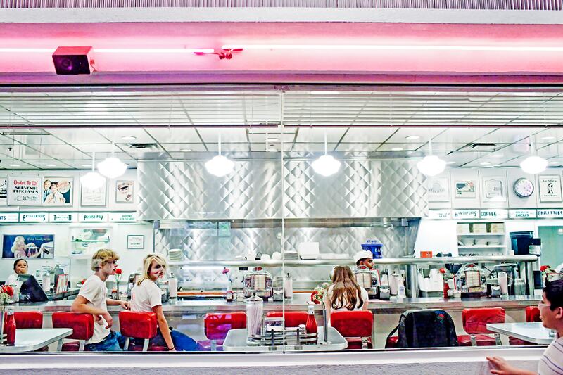 galleries/2011/08/31/tourist-attractions-and-amusement-parks/tourist-attractions-zombie-diner_tqyzyf