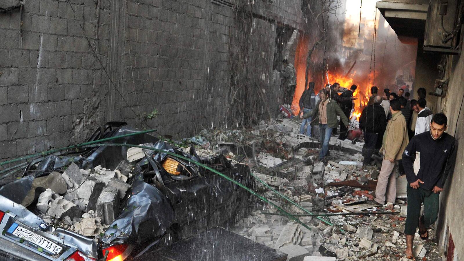 articles/2012/11/29/blackout-in-damascus-syria-s-winter-of-discontent/giglio-winter-of-discontent-tease_scqllv