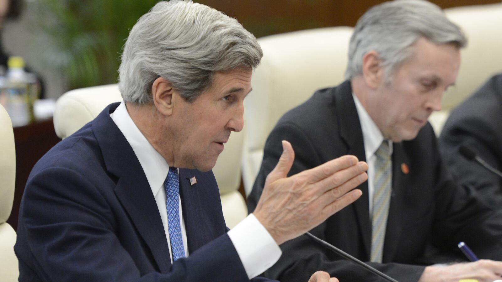 cheats/2013/04/14/kerry-seeks-china-s-help-with-n-korea/130414-kerry-north-korea-cheat_bqiiuz