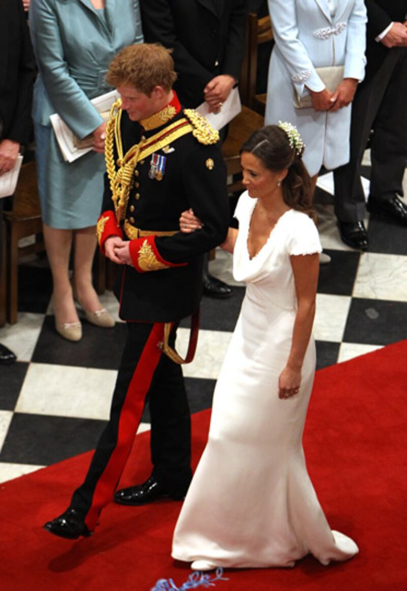 galleries/2011/12/16/pippa-middletons-year-in-romance-photos/pippa-middleton-prince-harry_h4fzcx
