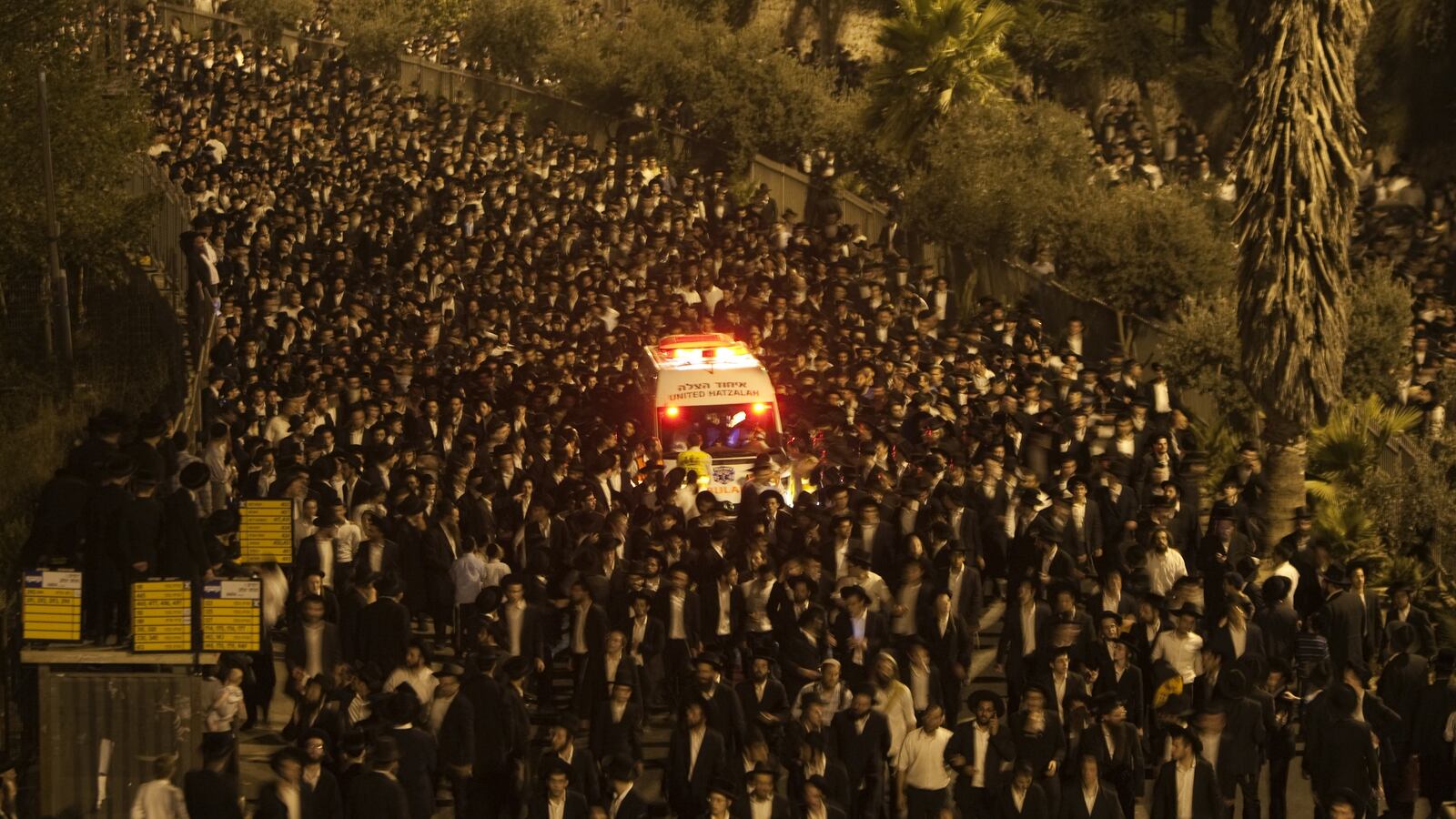 articles/2012/07/19/the-passing-of-rav-elyashiv/elyashiv-openz_m15han