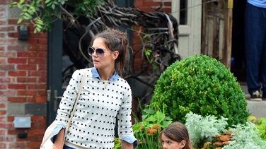 articles/2012/08/04/katie-holmes-holmes-yang-line-debuts-september-9-at-new-york-fashion-week/suri-cruise-pastis_ys3rhs