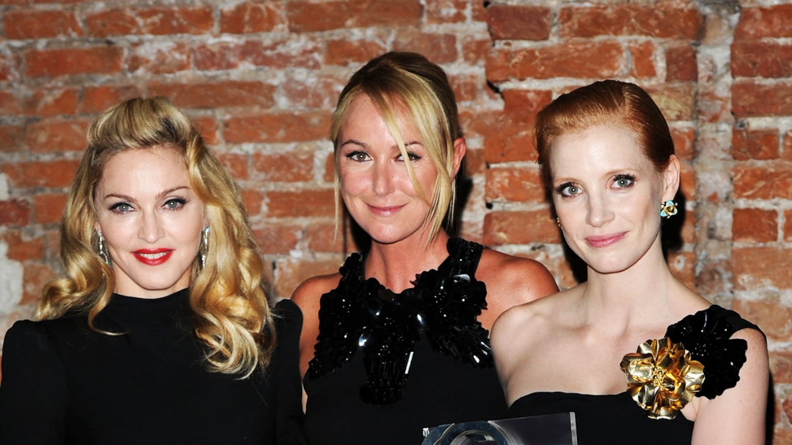 articles/2011/09/03/jessica-chastain-wins-2011-gucci-award-for-women-in-cinema/chastain-madonna-gucci-awards-box_ky9a5a