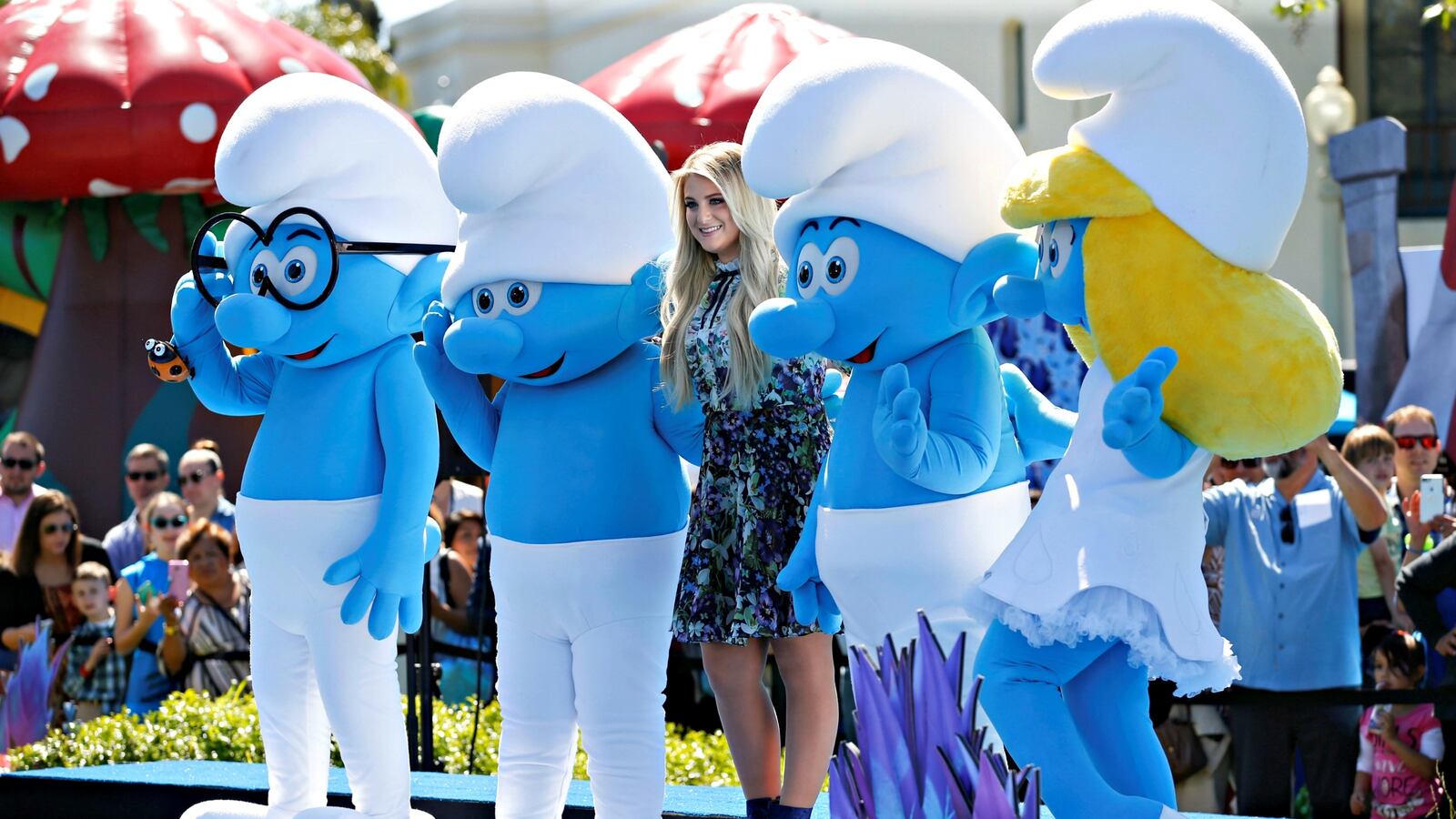 cheats/2017/04/09/smurfs-lost-village-collapses-at-box-office/170409-smurfs-office-cheat_ohp6de