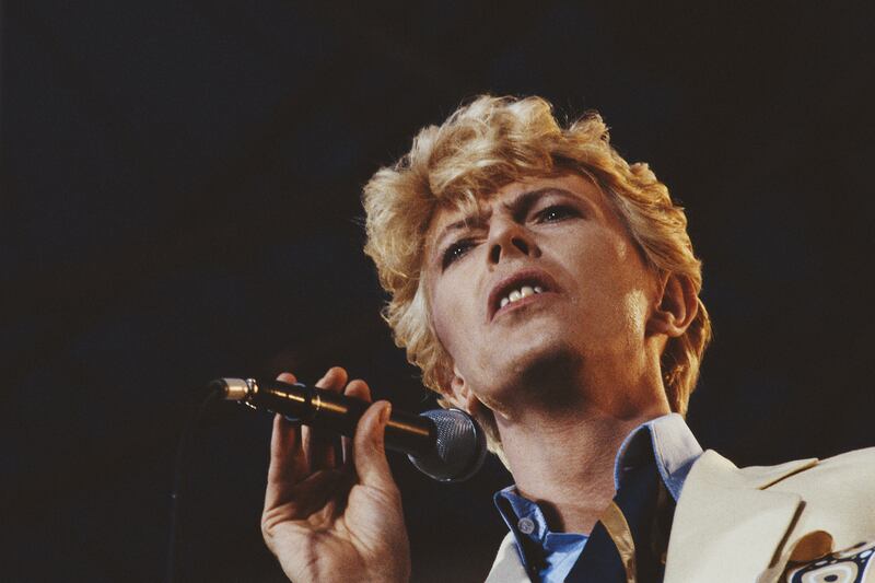 galleries/2016/01/11/david-bowie-style-icon-photos/160111-david-bowie6_h6u72p