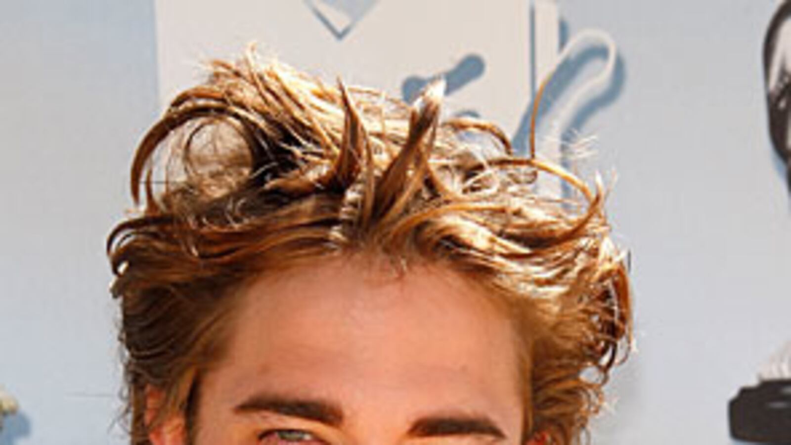 cheats/2009/12/09/rob-pattinson-im-single/twilight-hate---pattinson-virgin_t70w8a