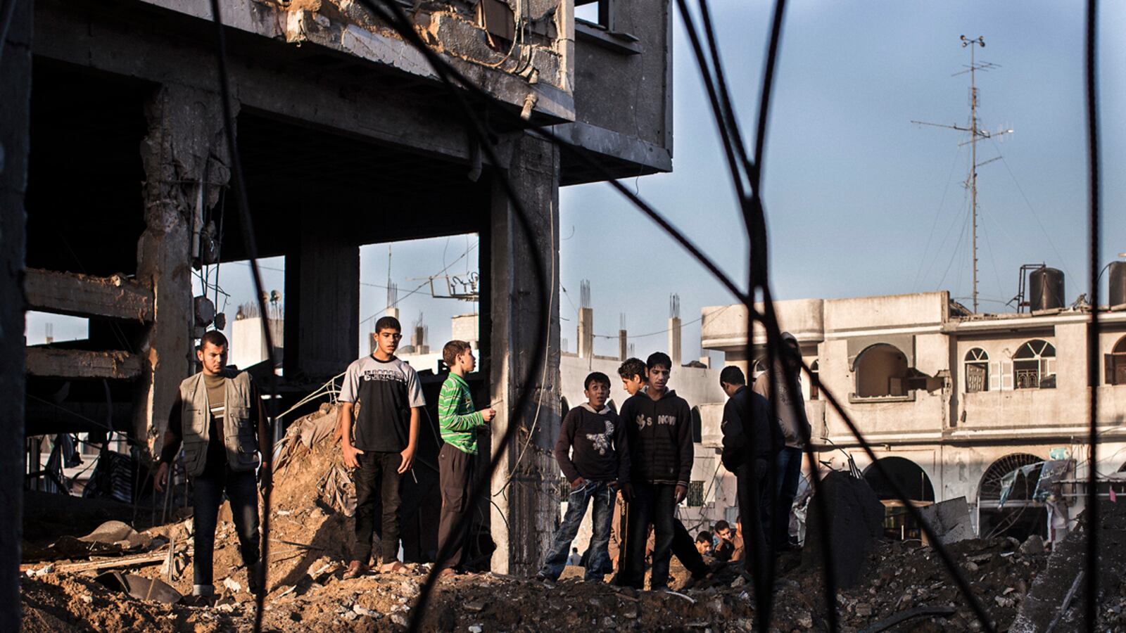 articles/2012/11/21/gaza-s-internet-boy-wonder-takes-on-israel/gaza-hacker-lake_m2szuq