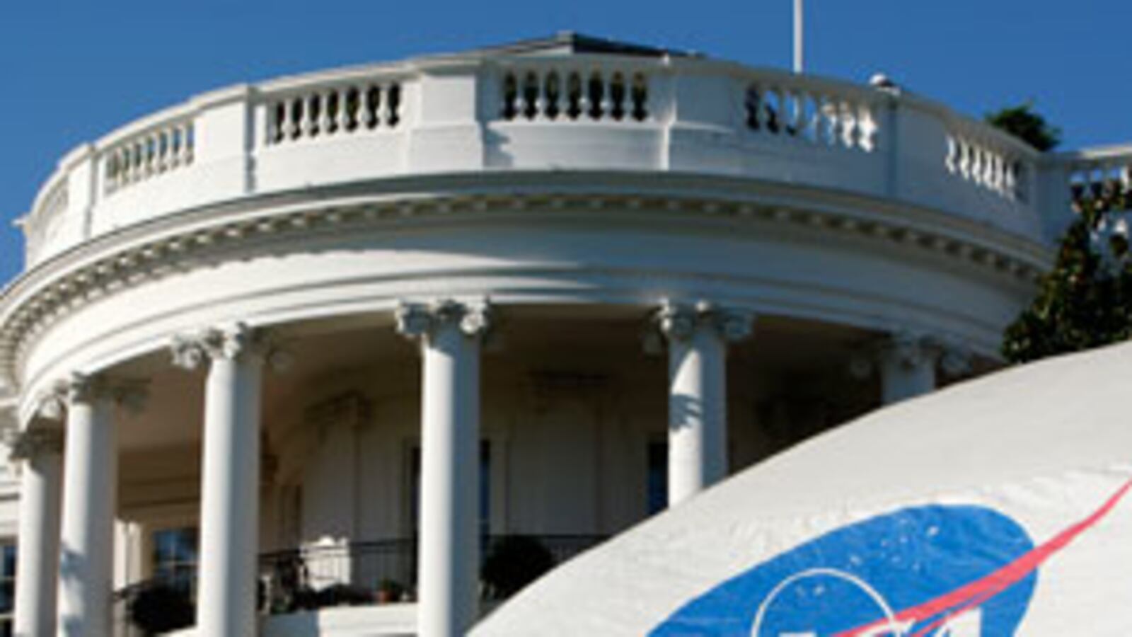 cheats/2010/04/15/obama-on-moon-lsquowersquove-been-therersquo/obama-moon_ekmt0z