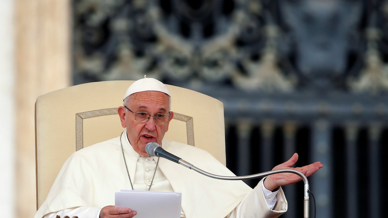 cheats/2016/09/22/pope-gossip-journalism-is-terrorism/160922-pope-journalism-cheat_qwdxvc