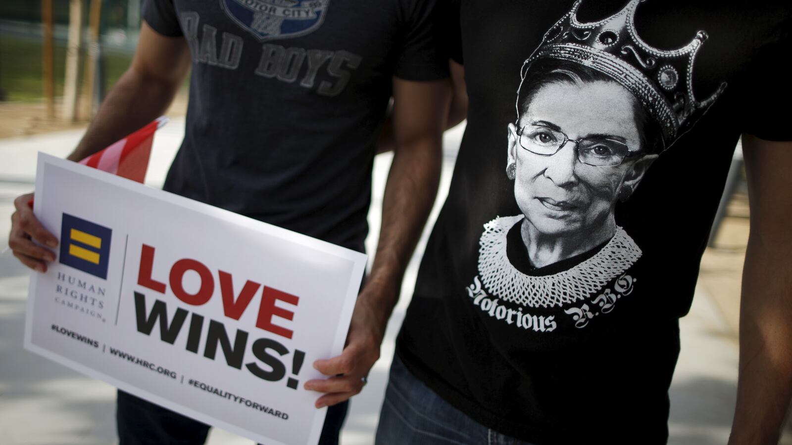 2015-06-27T120000Z_1880225885_GF10000140763_RTRMADP_3_USA-COURT-GAYMARRIAGE_jjl5ap