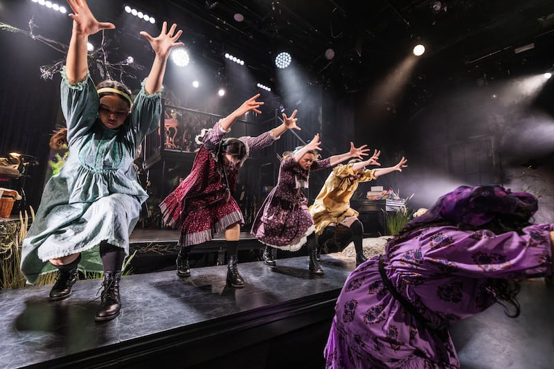 The cast of "Picnic at Hanging Rock"