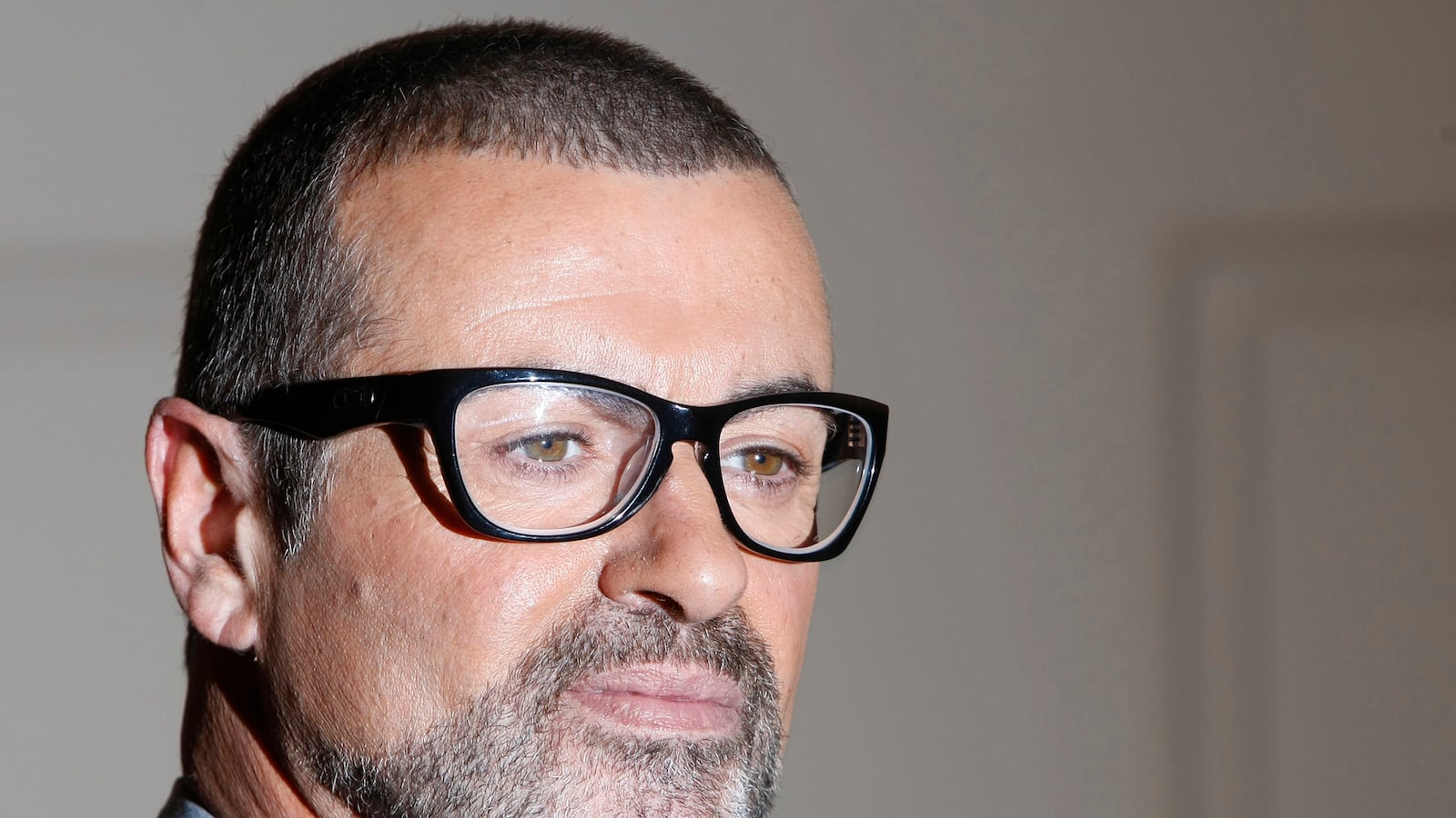 cheats/2013/05/17/george-michael-injured-in-car-crash/130517-george-michael-accident-cheat_aduib7