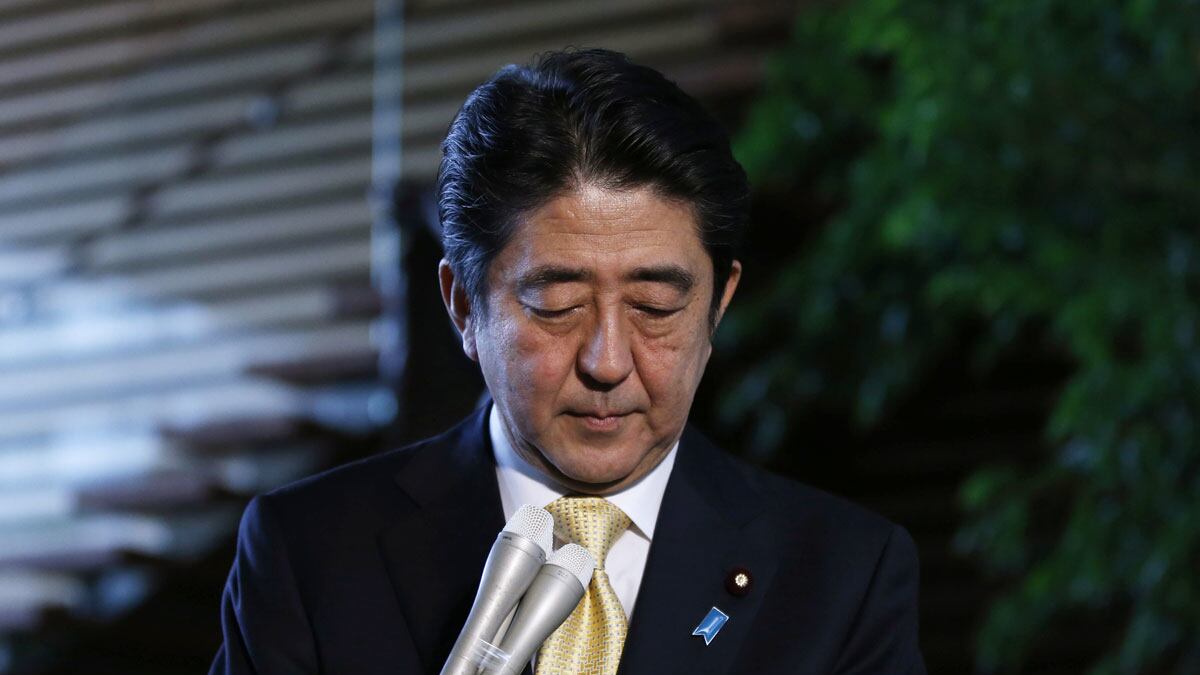 cheats/2014/10/20/2-japanese-ministers-resign-hours-apart/141020-japan-abe-cheat_gjnucq