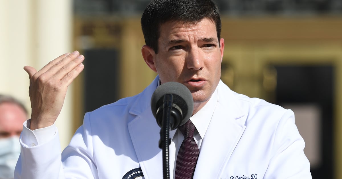 Trump’s Doctor Sean Conley Claims He ‘Reports No Symptoms’ After ...