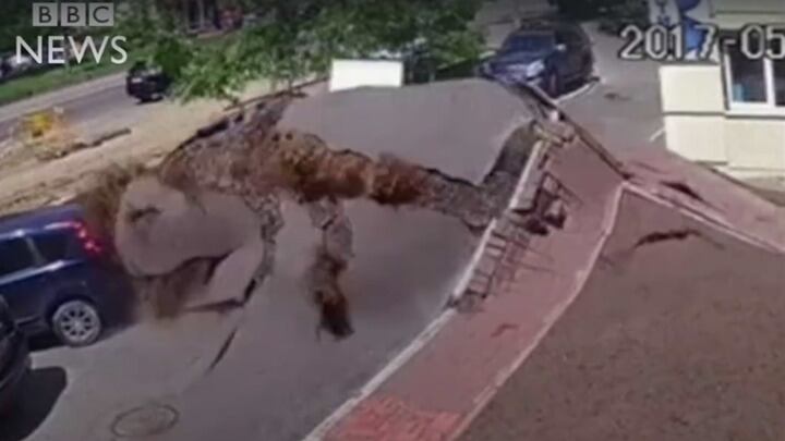 170530-jones-pipe-explosion-tease_720_d2qcka