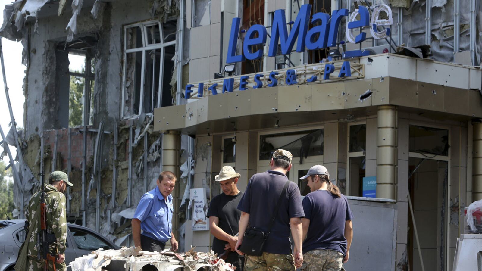 cheats/2014/08/11/talk-of-ukraine-ceasefire-collapses/140811-ukraine-ceasefire-cheat_rzkzhn