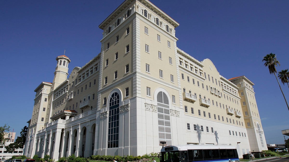 articles/2012/07/06/the-best-longreads-on-scientology-daily-beast-picks-for-july-6-2012/scientology-longreads_hyfe9w