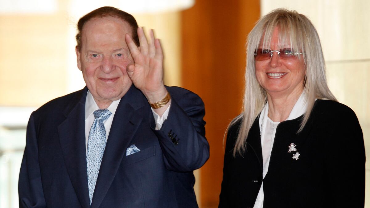 cheats/2012/02/04/gingrich-donor-will-support-romney/gingrich-donor-may-switch-to-romney-cheat_efoikq