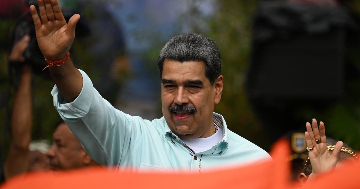 First Photos of Defiant Maduro in Custody Emerge