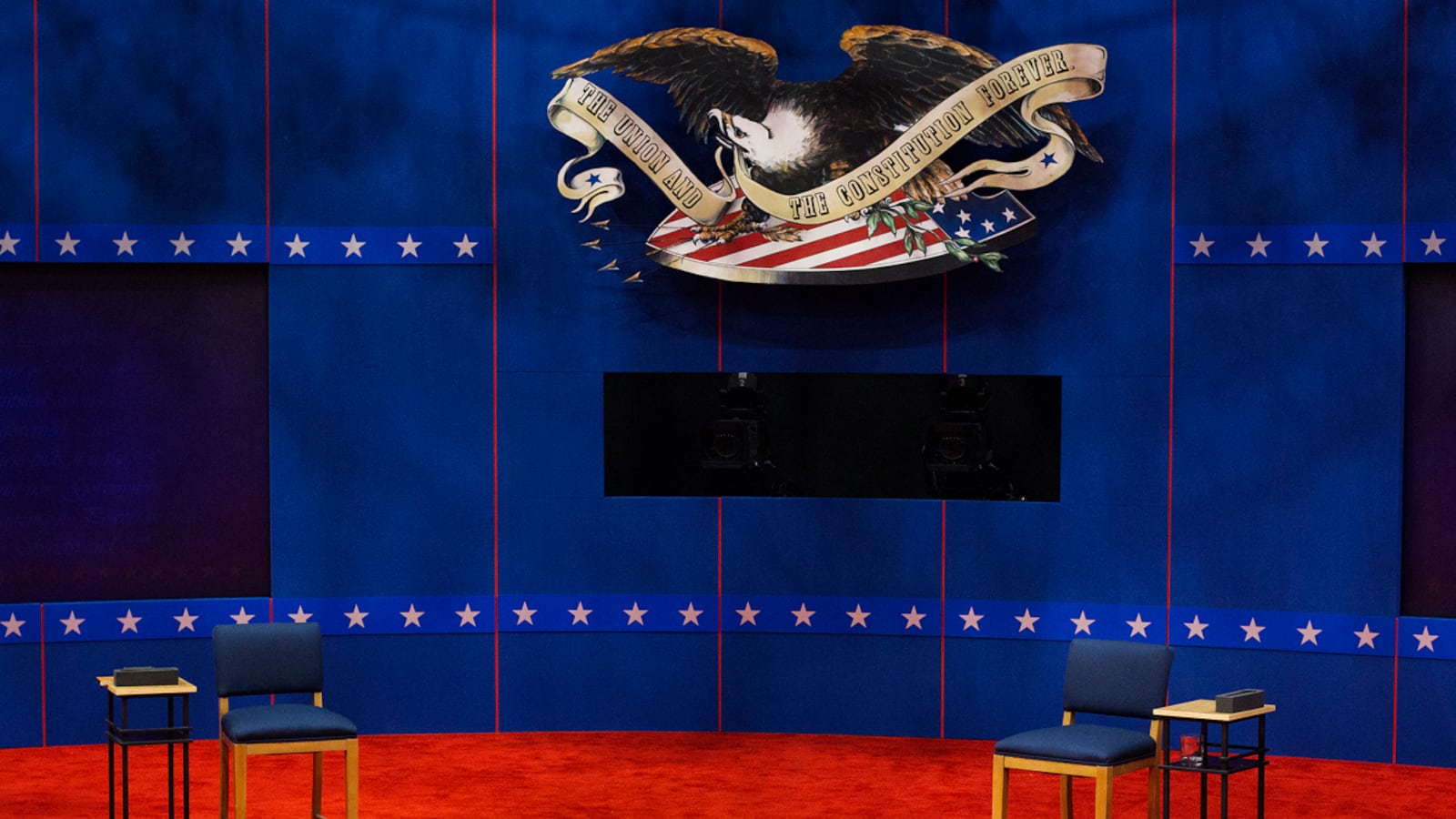 articles/2012/10/16/brett-o-donnell-what-to-watch-for-in-the-town-hall-debate/odonnell-townhall-tightrope-tease-embed_jidjj6