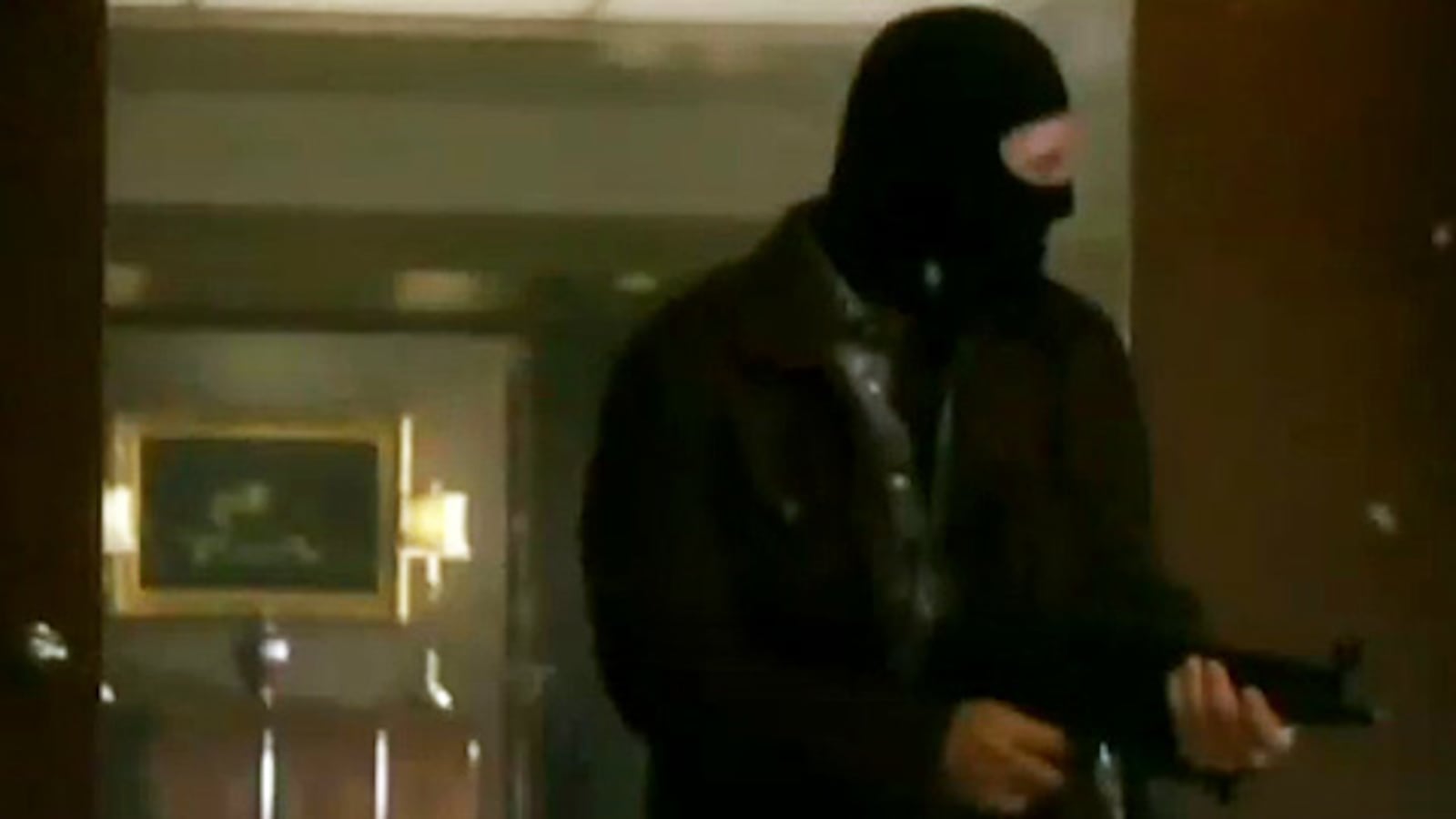 videos/2010/09/17/nikitas-bloodbath/nikita-sniper_thjthq