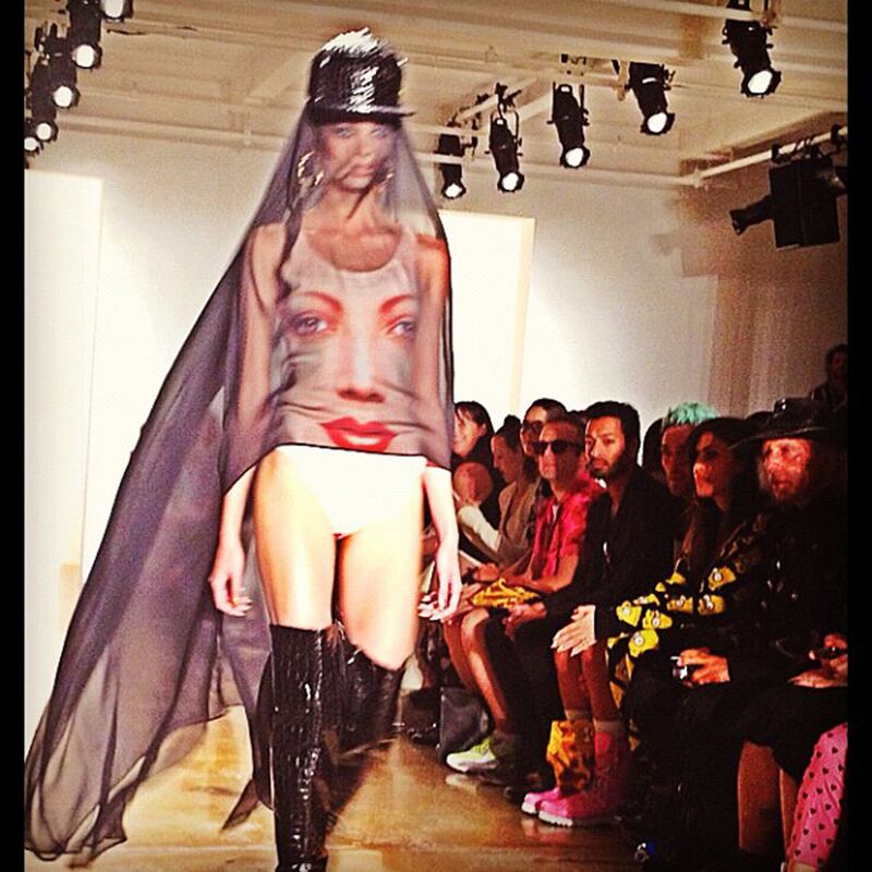 galleries/2012/09/15/fashion-instagrams-tyra-banks-jessica-alba-more-photos/fashion-insta-120914-5_rtrkrz