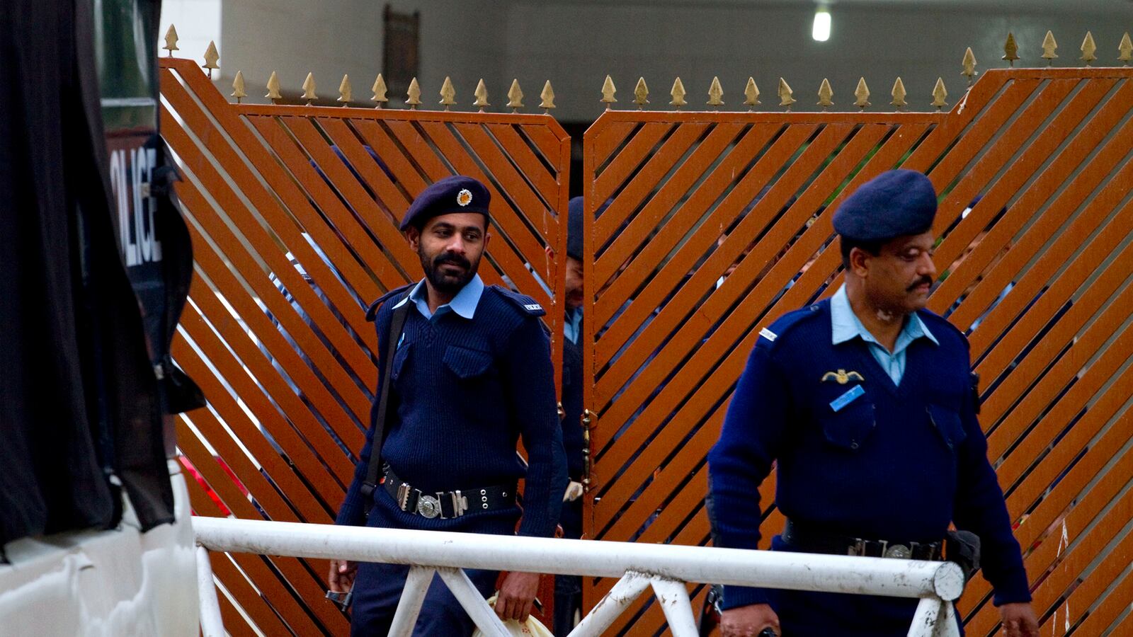 cheats/2012/04/18/bin-laden-wives-deportation-delayed/bin-laden-widows-cheat_o5sa9p