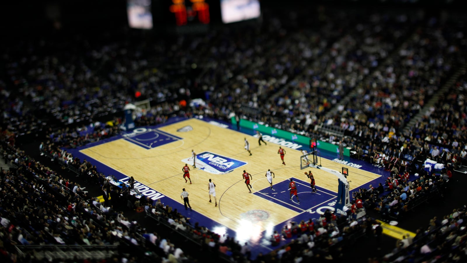 2011-03-04T120000Z_1244272429_GM1E7350MCR01_RTRMADP_3_NBA_ur0fhk