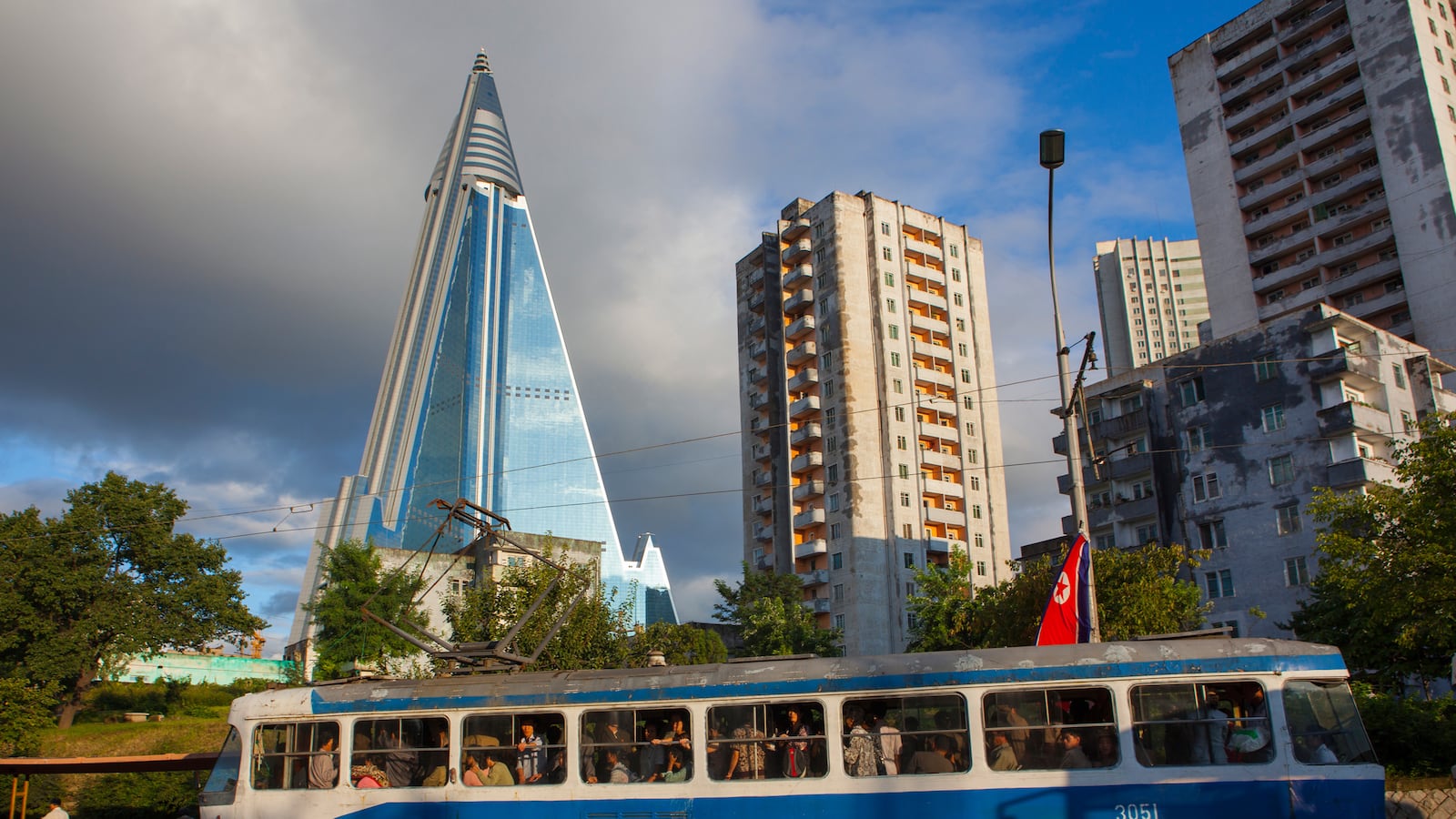 articles/2014/05/22/nobody-s-home-at-the-hermit-kingdom-s-ghost-hotel/140721-WWC-tease_sj6agw