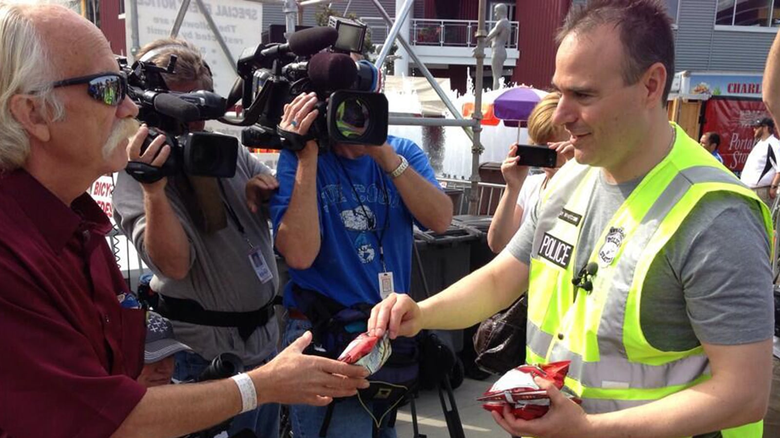 articles/2013/09/10/can-you-smoke-weed-if-your-friend-is-a-cop/130909-cops-react-tease_ergztf