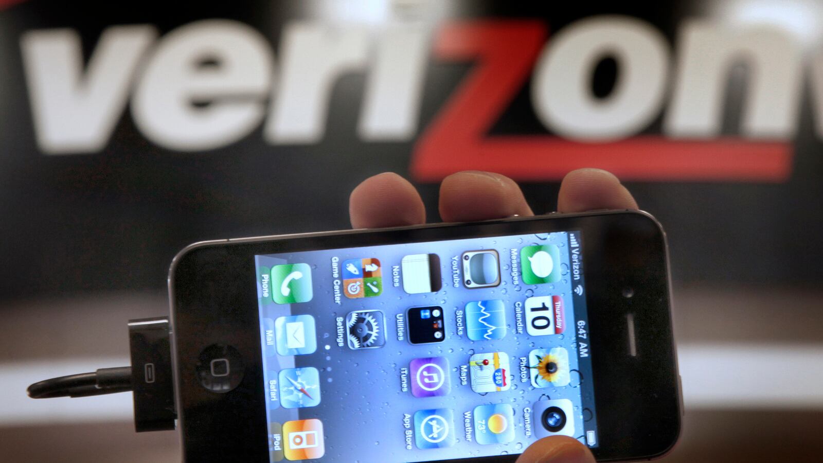 articles/2013/06/06/nsa-spying-shows-obama-s-machine-out-of-control/130606-verizon-phone-tease_ie8fkg