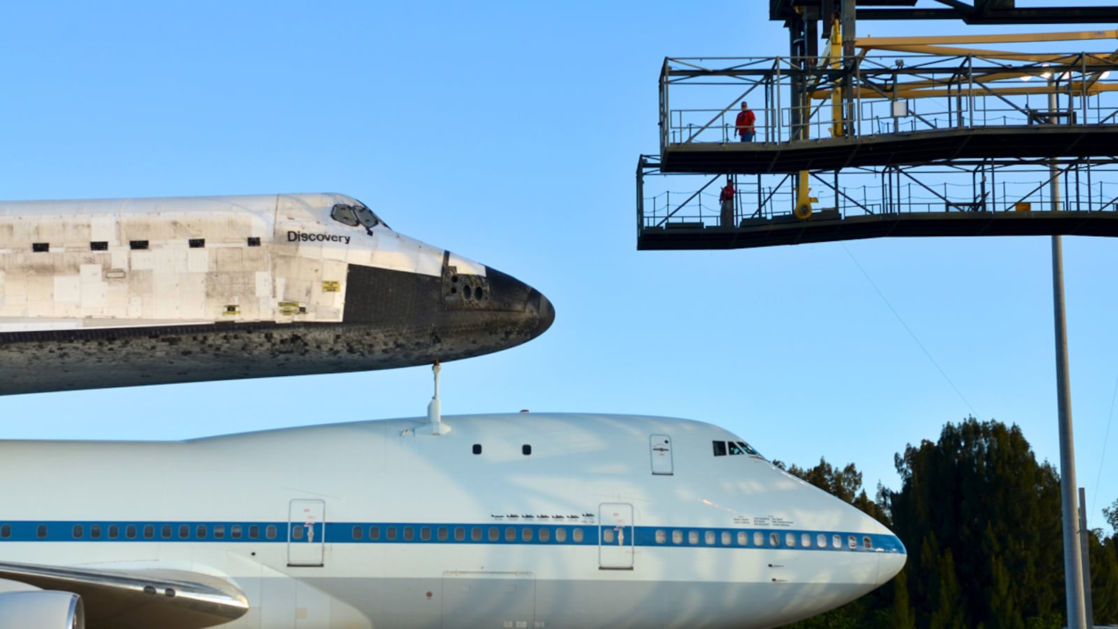cheats/2012/04/16/discovery-to-make-final-flight/shuttle-piggyback-cheat_tnb6xz