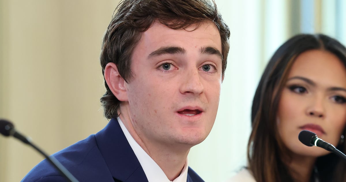 MAGA’s Favorite ‘Journalist’ Gets Stuck on a Big Word