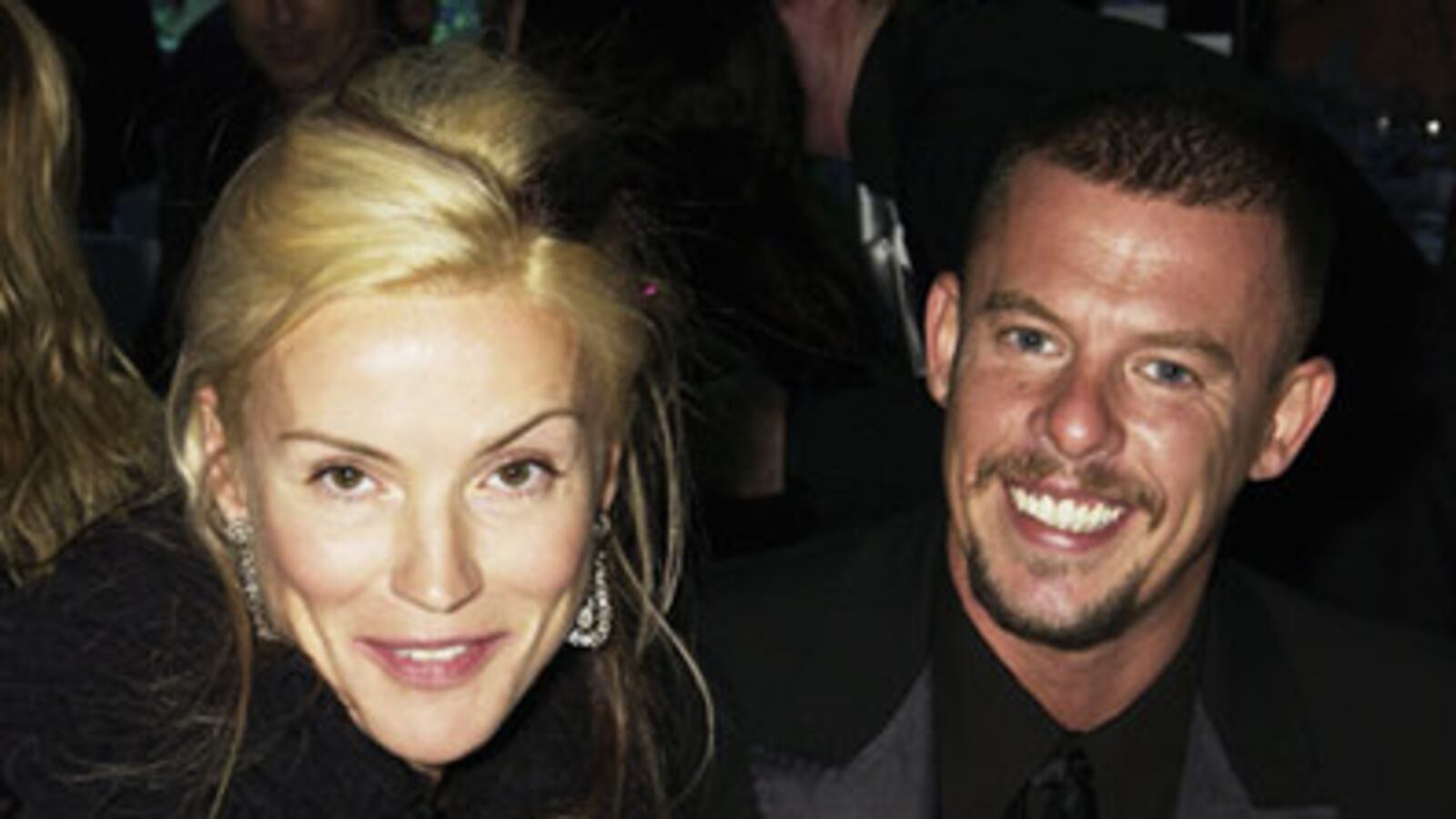 articles/2010/02/11/remembering-lee/guinness-mcqueen-tribute_81382_peiz9a