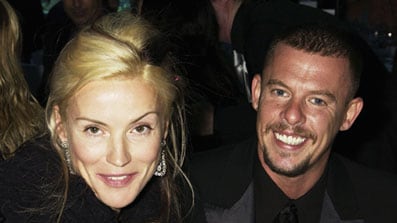 articles/2010/02/11/remembering-lee/guinness-mcqueen-tribute_81382_peiz9a