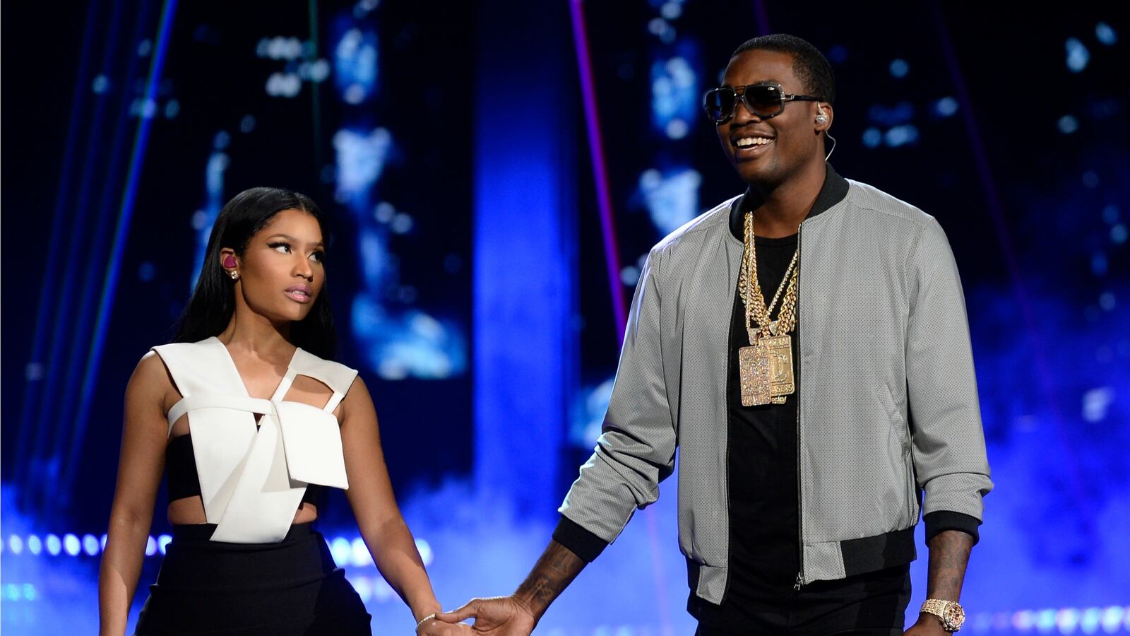 cheats/2016/02/05/nicki-minaj-boyfriend-given-house-arrest/160205-minaj-meek-cheat_rvbz9i