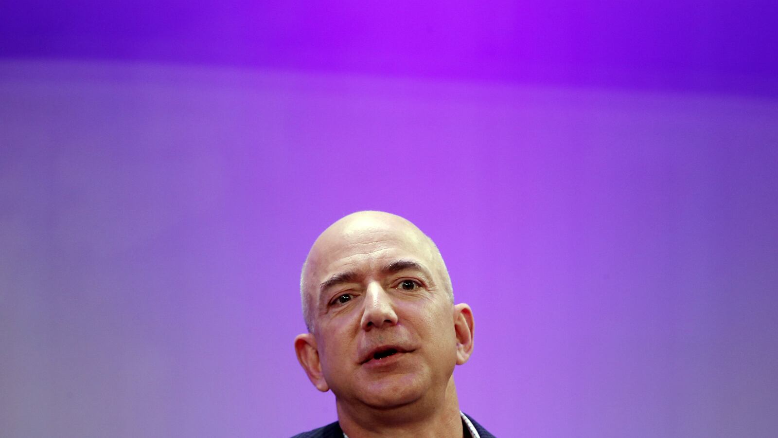 cheats/2016/04/02/bezos-company-launches-lands-rocket/150817-jeff-bezos-amazon-story-cheat_we4pwa