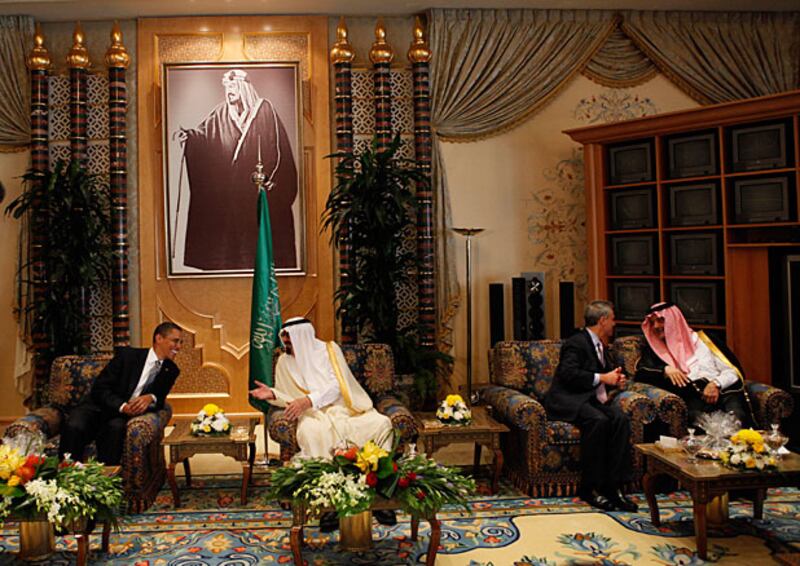 galleries/2009/06/03/photo-album-obama-s-trip-to-the-mideast-and-europe/obama-saudi-trip-2_jxbwop