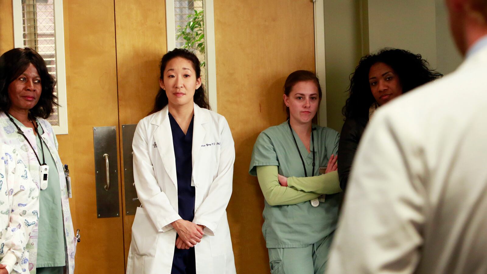 articles/2013/08/16/pull-the-plug-on-grey-s-anatomy/130816-sandra-oh-brand-tease_shhhyz