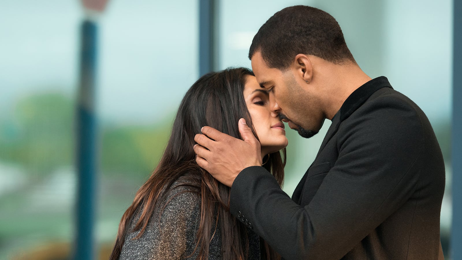 articles/2015/06/20/the-power-of-black-sex-onscreen-why-the-starz-tv-series-sex-scenes-are-groundbreaking/150617-williams-power-tease_on6nlw