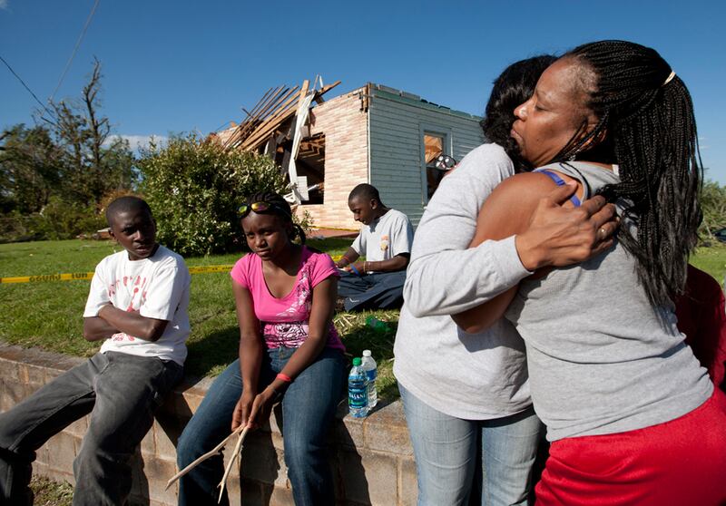 galleries/2011/04/28/tornadoes-kill-hundreds-in-the-south/tornado-update-429-4_o3owvz