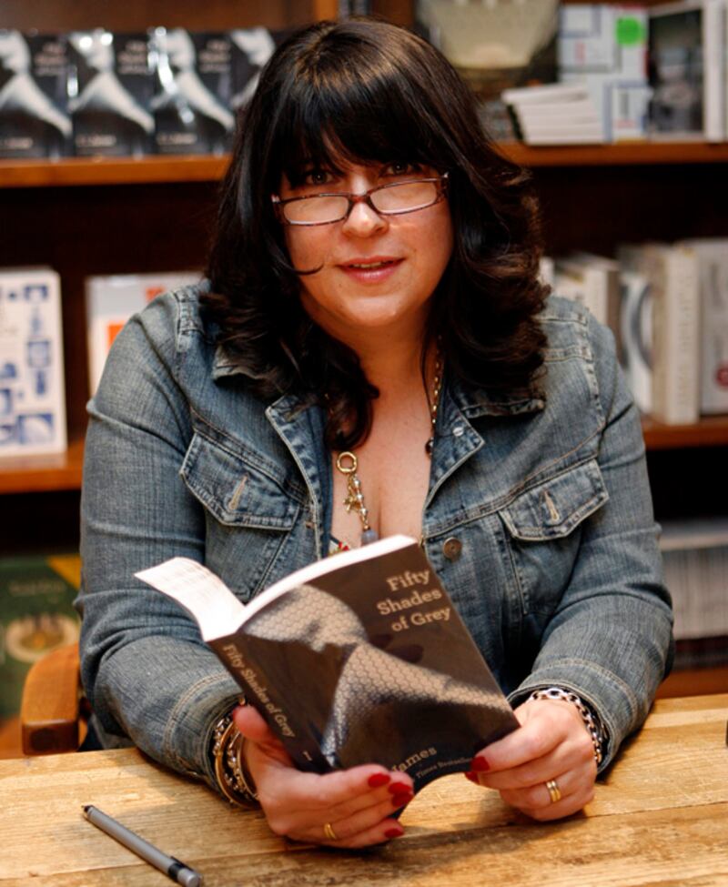 galleries/2012/07/12/comic-con-2012-for-dummies-user-s-guide-and-must-sees-photos/gal-comic-con-grey_dveiry