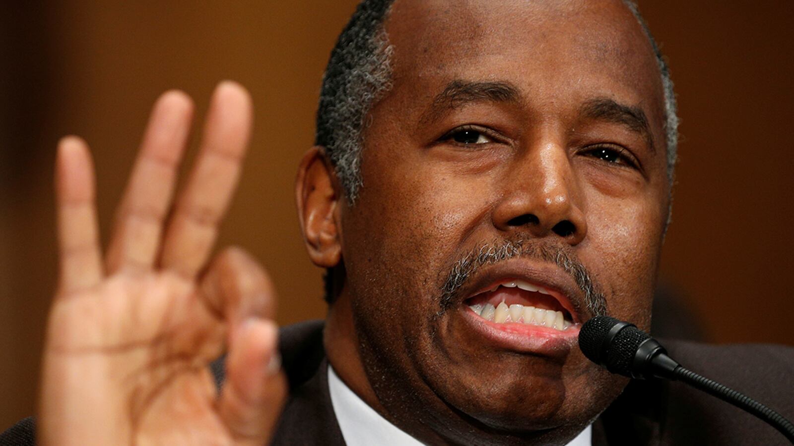 articles/2017/01/12/ben-carson-leaves-the-door-open-for-donald-trump-to-get-hud-money/170112-resnick-ben-carson-tease_gohhyi