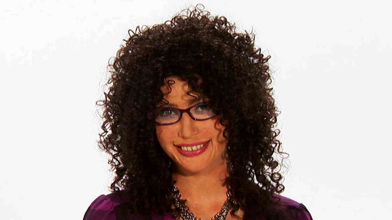 articles/2014/03/20/kim-kardashian-gets-a-major-makeunder-gisele-b-ndchen-lists-50-million-home/140320-fashion-cheat-kardashian_sv9fo0